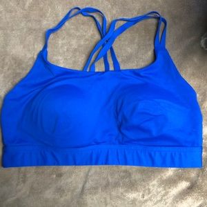 Size L Under Armour Sports Bra with Pads